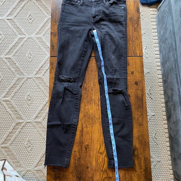 Like New Madewell 9" High-Riser Skinny Skinny Black Distressed Jeans Size 25 - Picture 2 of 7